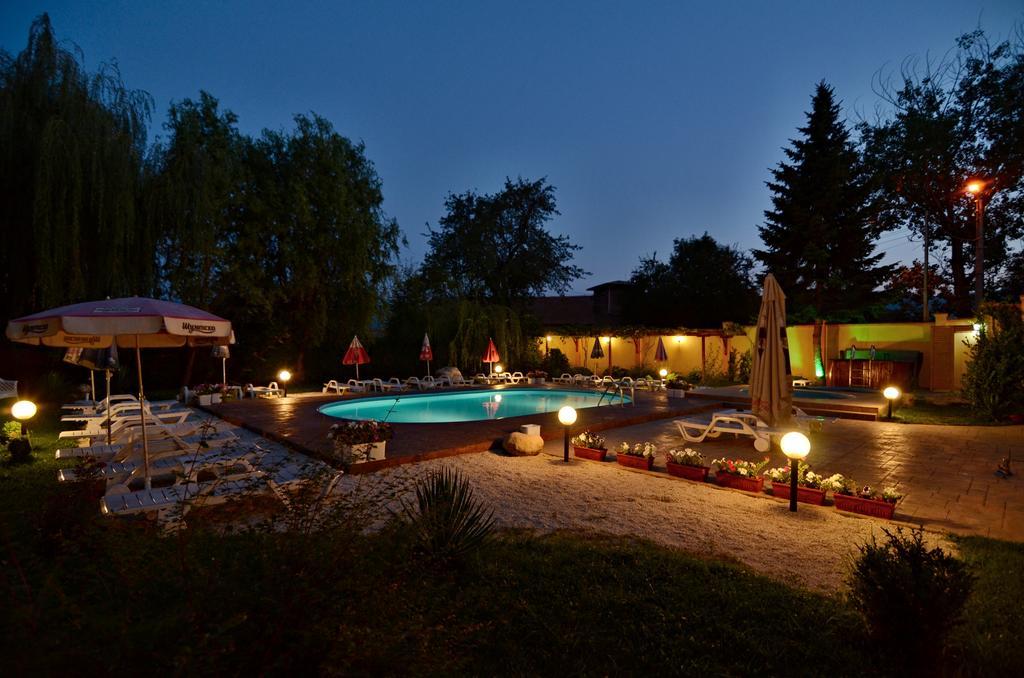Family Hotel IV Velingrad Ngoại thất bức ảnh