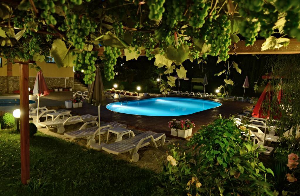 Family Hotel IV Velingrad Ngoại thất bức ảnh